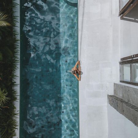 Aster Villa Seminyak Bagian luar foto