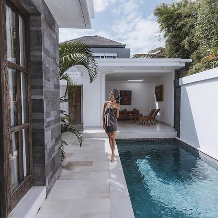 Aster Villa Seminyak Bagian luar foto