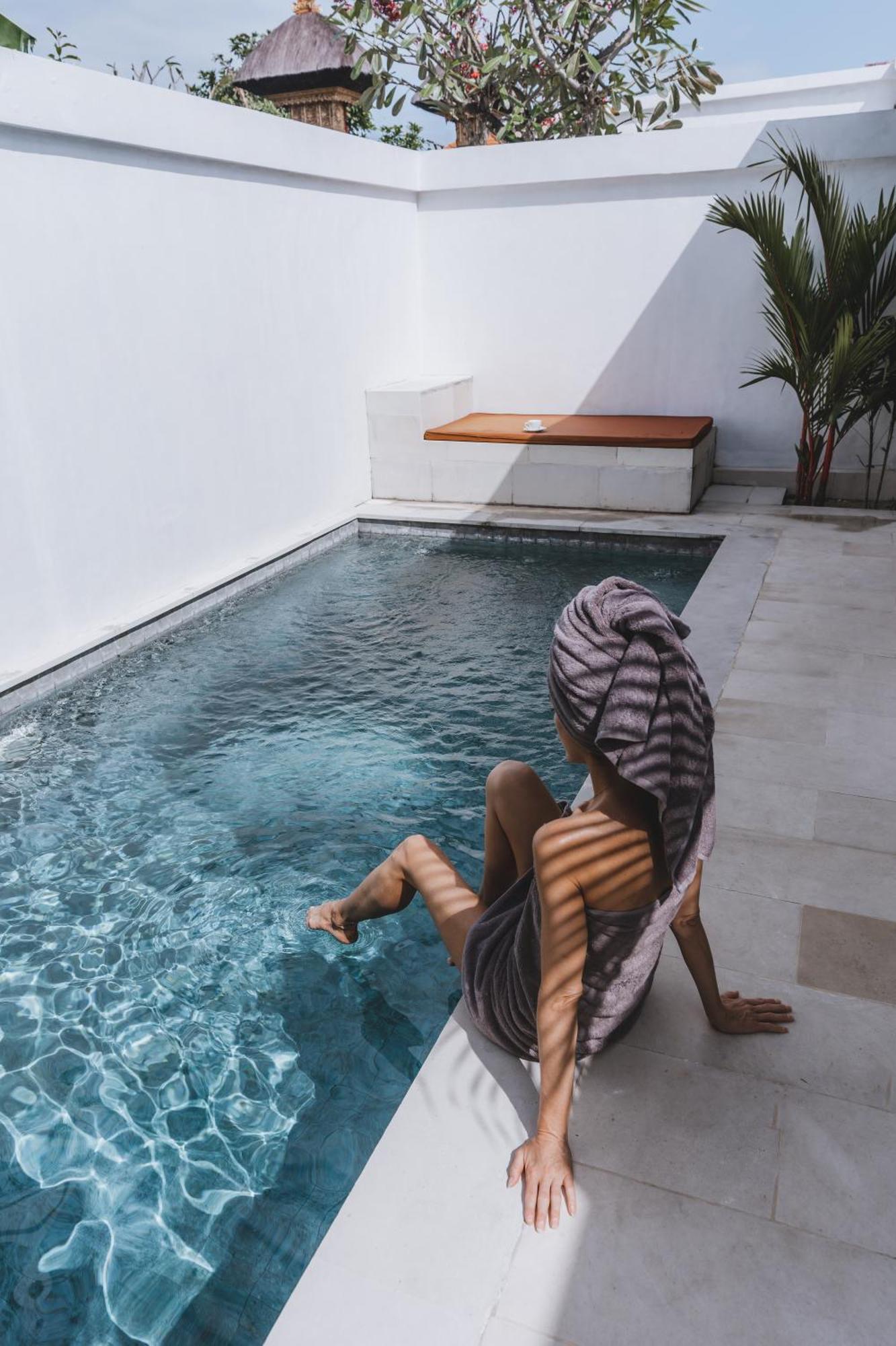 Aster Villa Seminyak Bagian luar foto