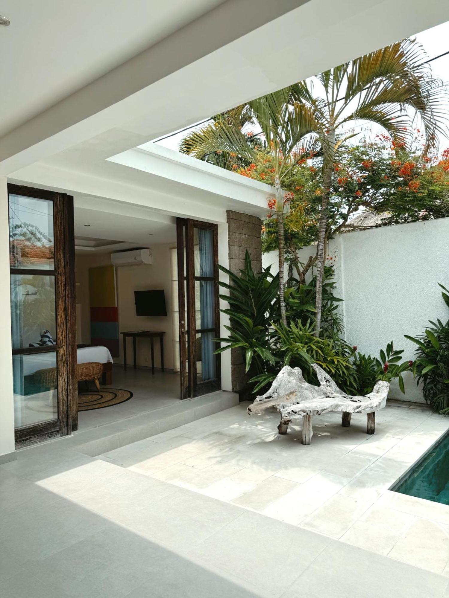 Aster Villa Seminyak Bagian luar foto