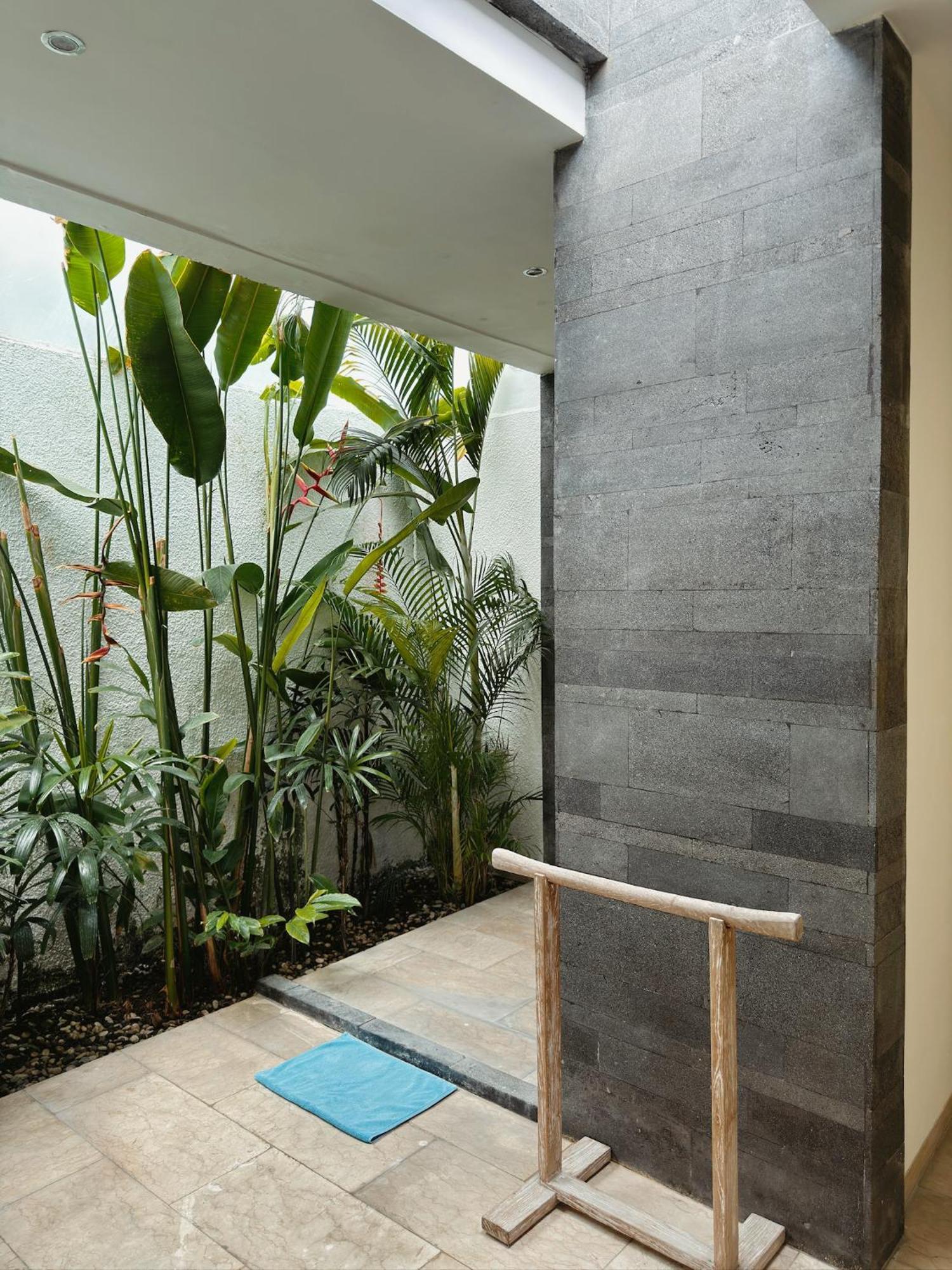 Aster Villa Seminyak Bagian luar foto